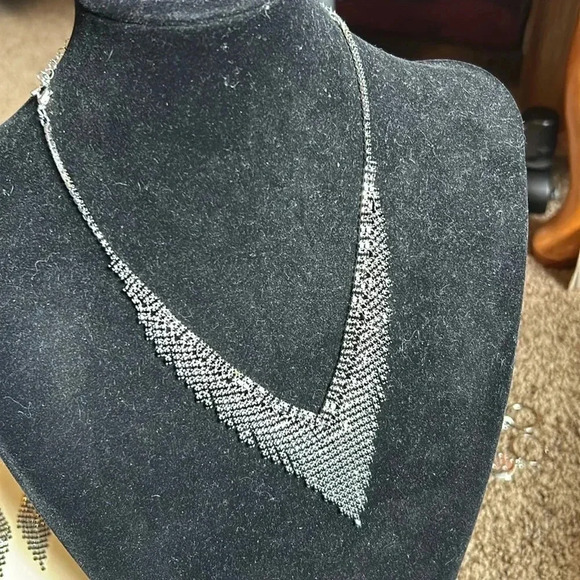 Black‎ diamond (faux) necklace/earring set - Picture 3 of 6